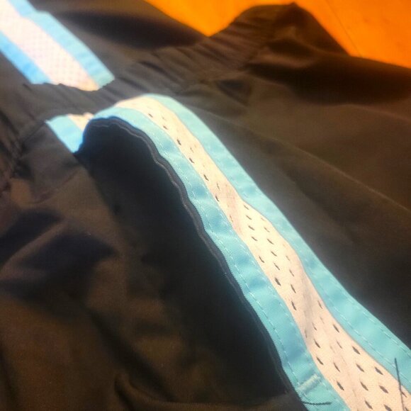 Nike Capris Length Workout Pants - Size M - Picture 8 of 8